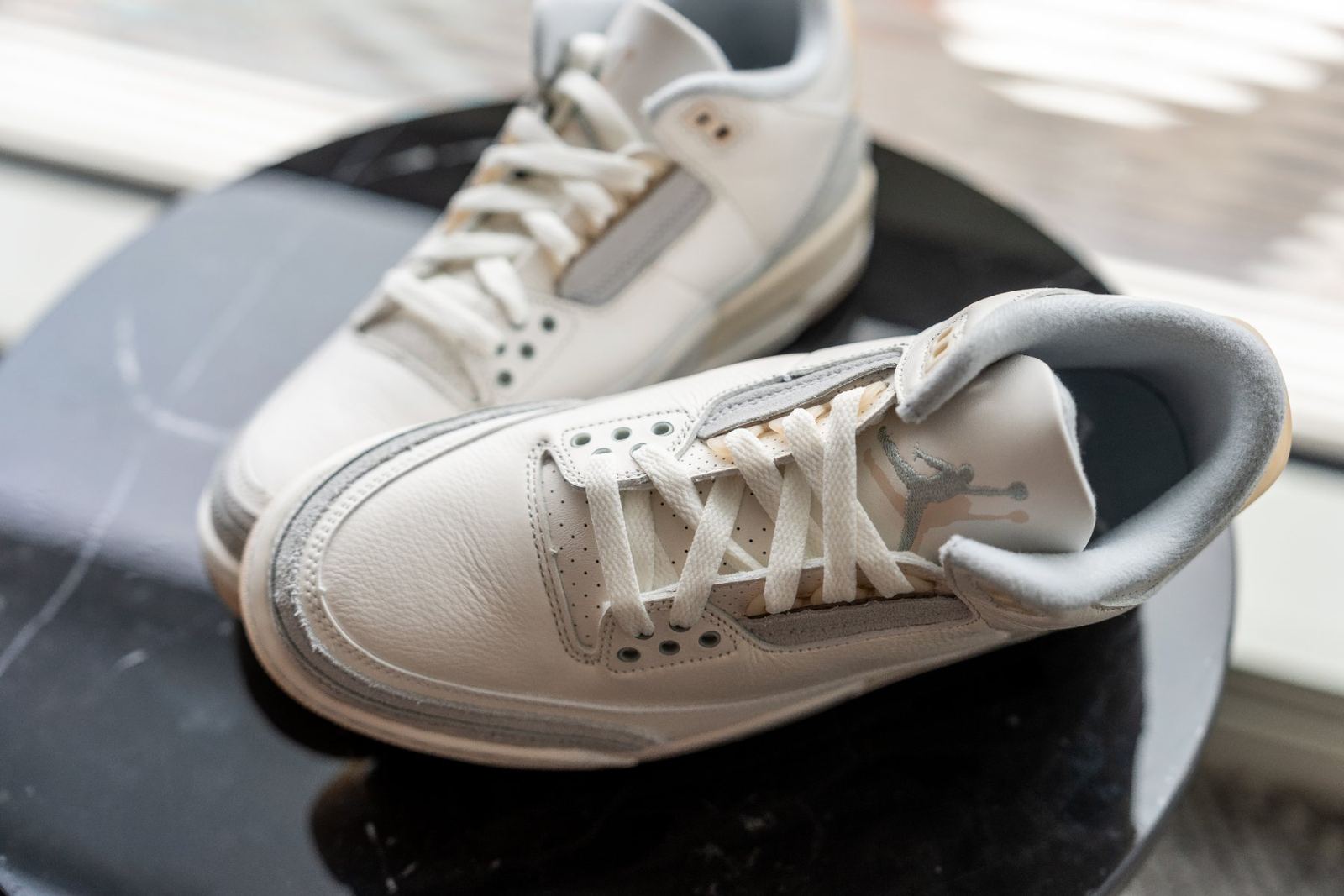 Las Vegas wedding photography — the groom’s sneakers laid out before the ceremony