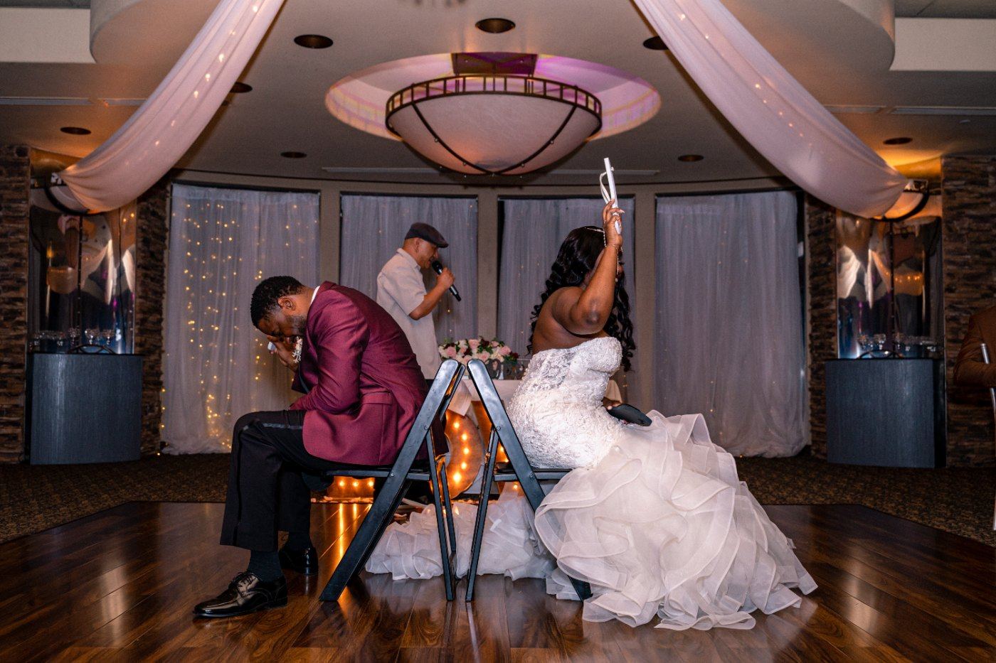 Las Vegas wedding photography — a kiss at the sweetheart table