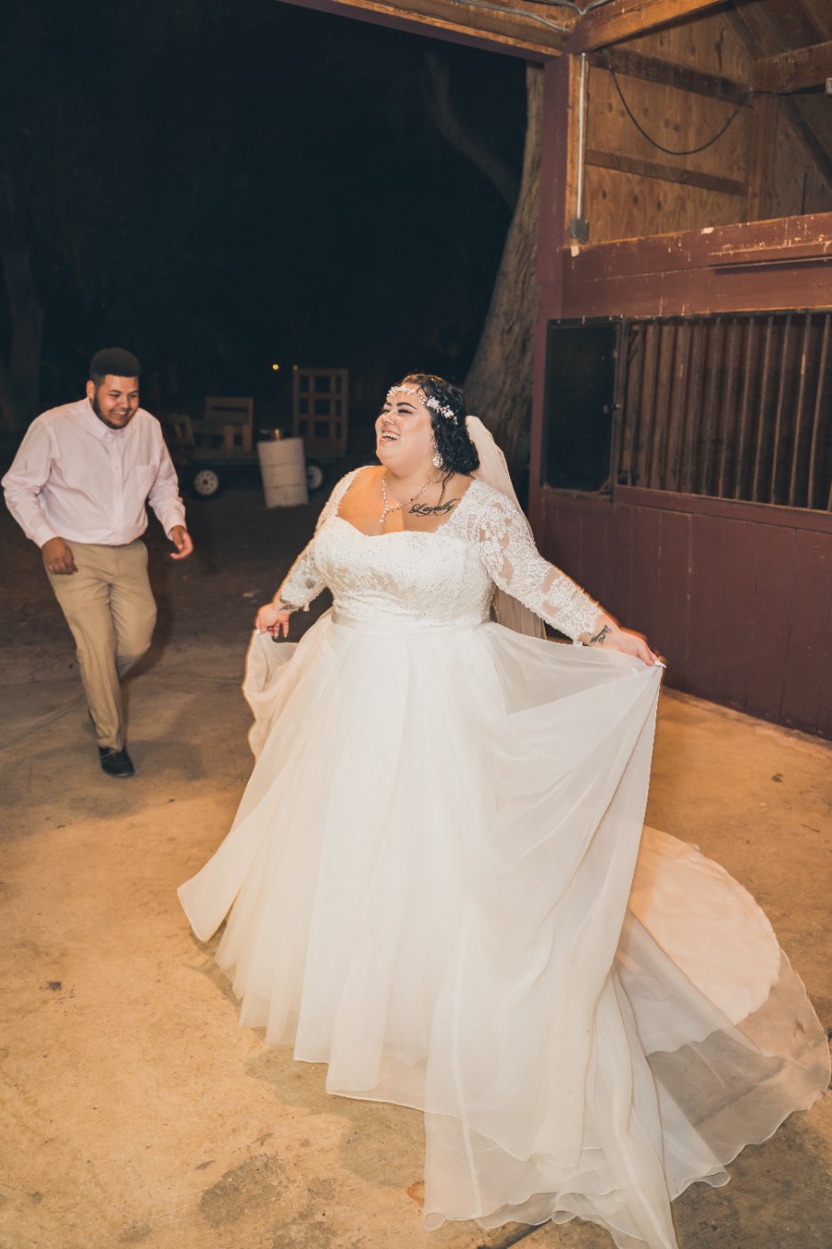 Las Vegas wedding photography — the bride arriving at the barn in her gown