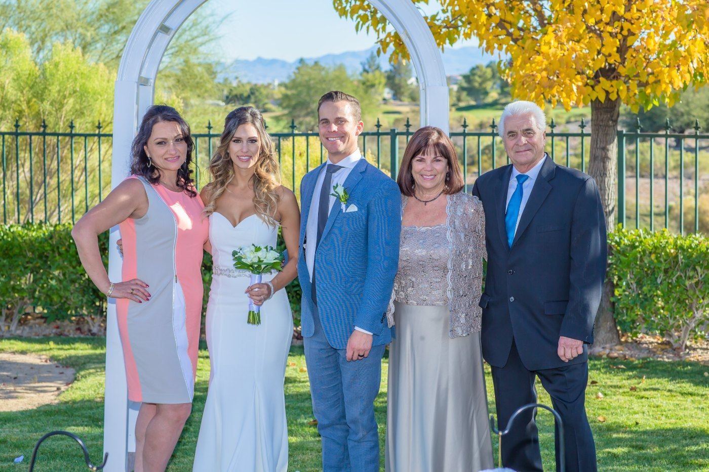 Las Vegas wedding photography — both families together in the garden